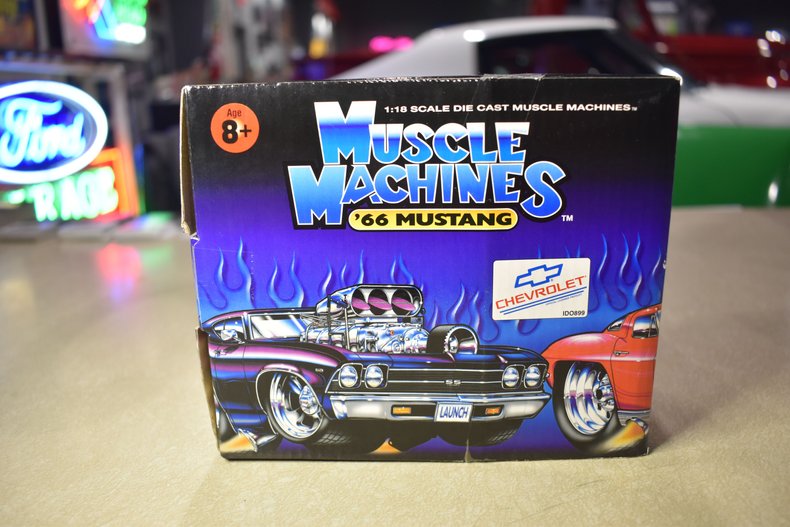 1966 Mustang Muscle Machine 1:18 NIB