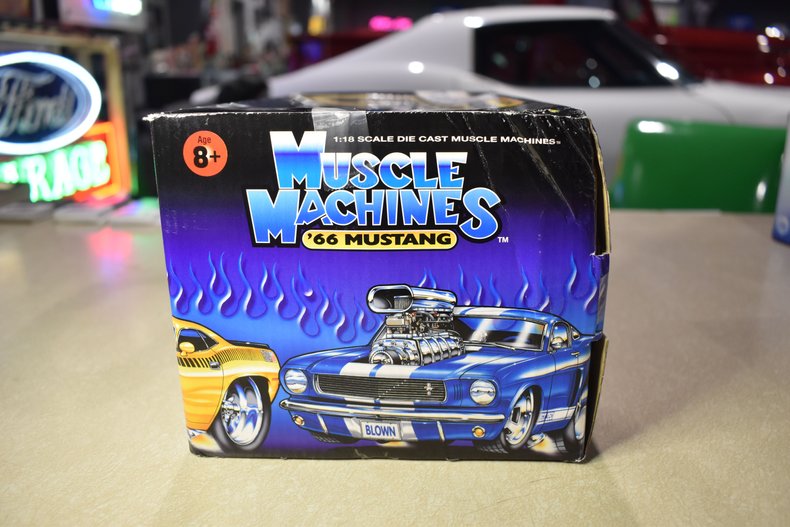 1966 Mustang Muscle Machine 1:18 NIB